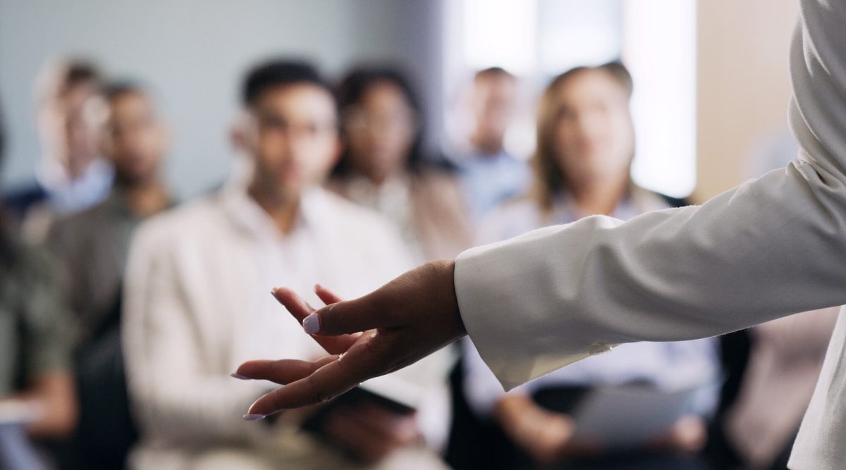 Parlare in Pubblico a Eventi Tech: Guida al Successo